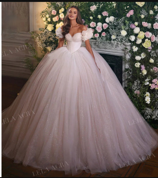 CHAPEL TRAIN PRINCESS BALL GOWN WEDDING DRESS WITH SCALLOPED NECKLINE –  Lolas Couture Collection