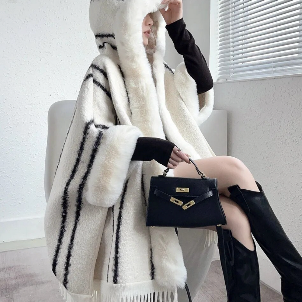 
                      
                        Faux Rabbit Fur Collar Ladies Winter Plush Thick Shawl Hooded Tassel Poncho
                      
                    