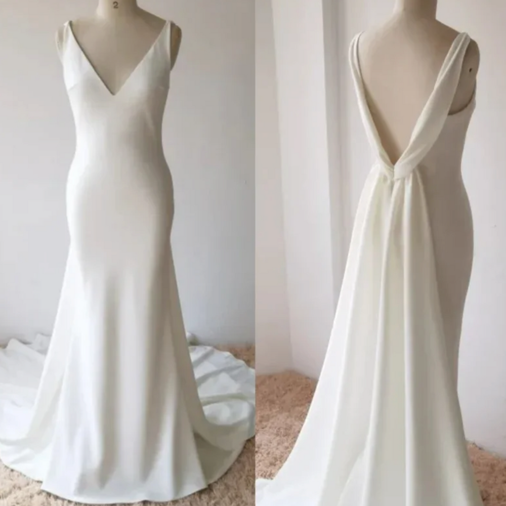 
                      
                        Deep V Neck Crepe Detachable Train Mermaid Wedding Dress Open Back Bridal Gown
                      
                    