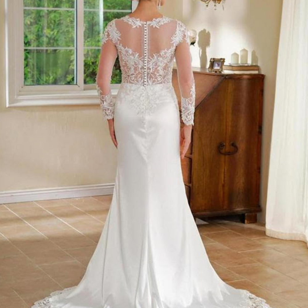 
                      
                        Illusion Lace Long Sleeve Slender Bridal Wedding Gown
                      
                    