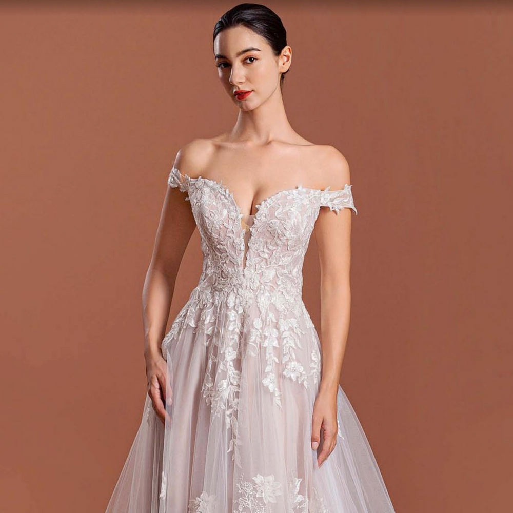 
                      
                        Traditional A Line Lace Tulle Bridal Wedding Dress
                      
                    