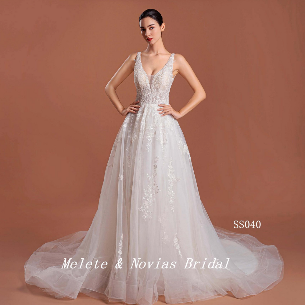 Classic A Line Tulle Lace V Neck Bridal Wedding Dress