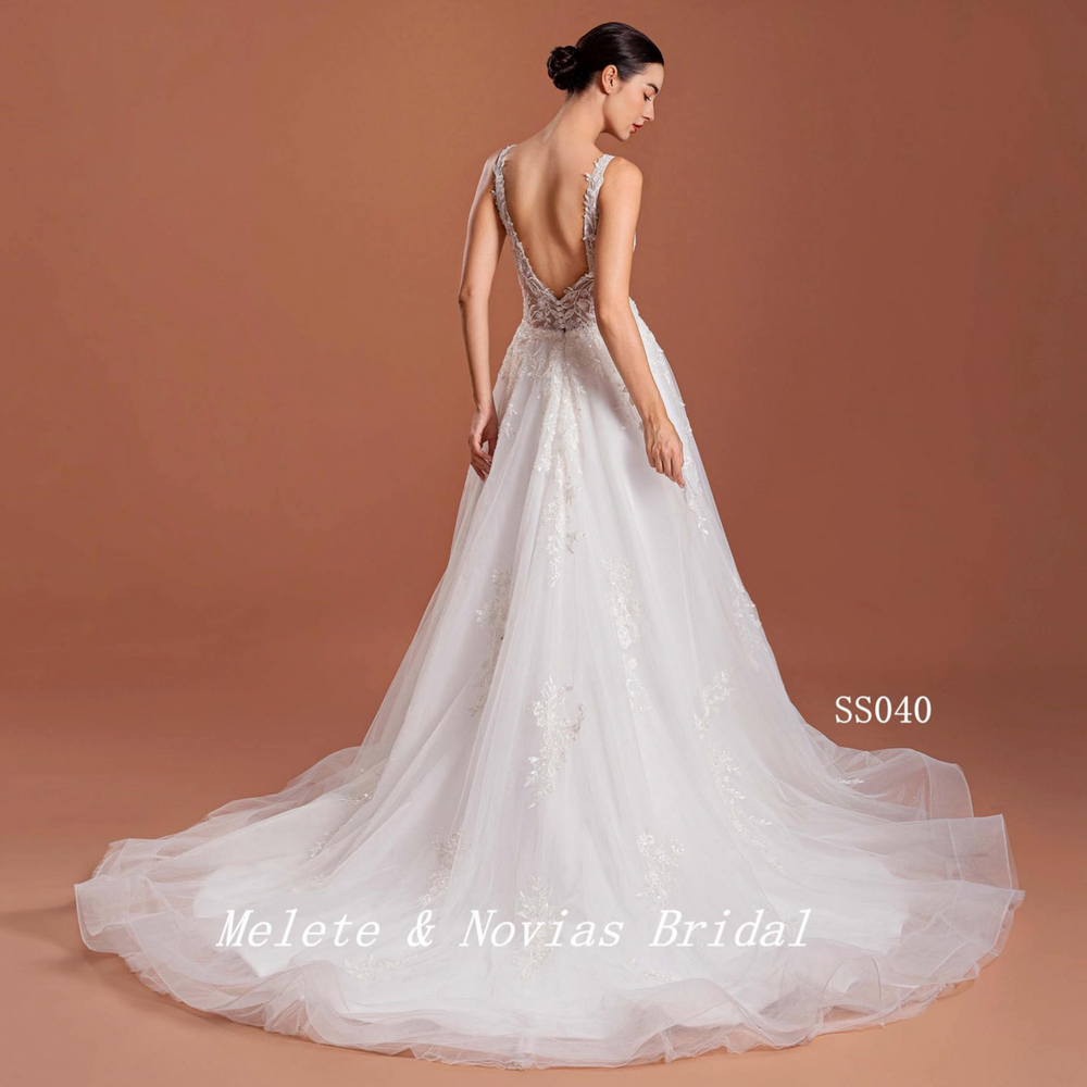 Classic A Line Tulle Lace V Neck Bridal Wedding Dress