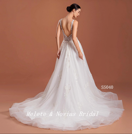 Classic A Line Tulle Lace V Neck Bridal Wedding Dress