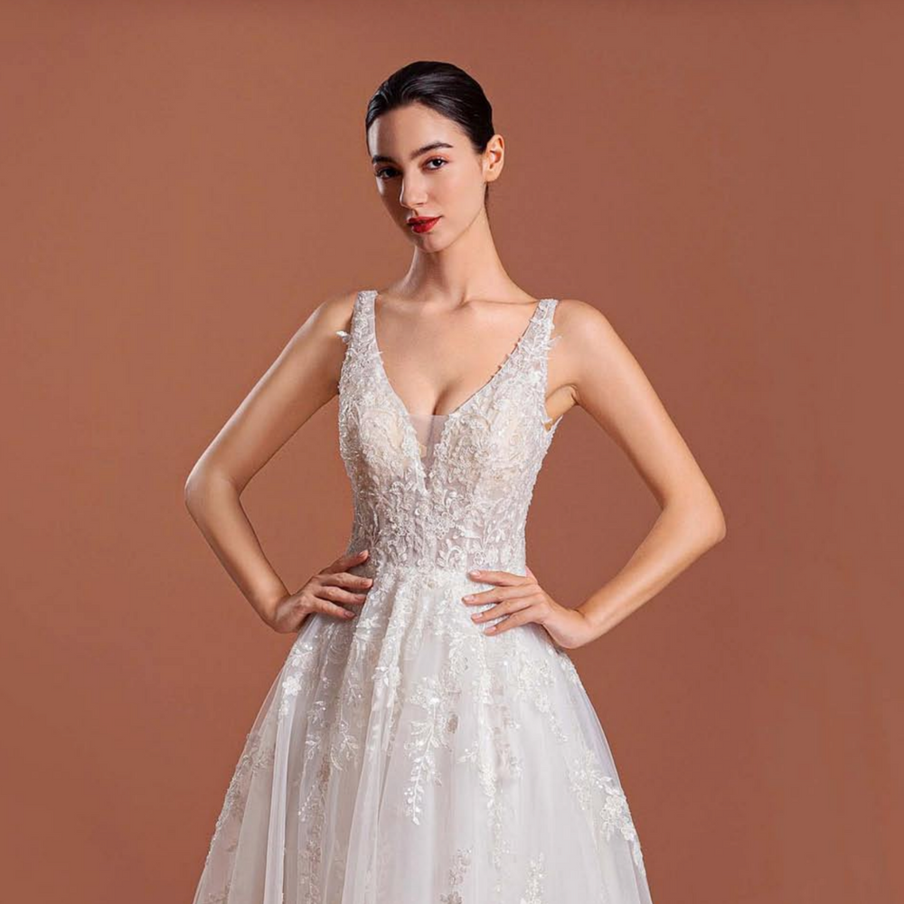 
                      
                        Classic A Line Tulle Lace V Neck Bridal Wedding Dress
                      
                    