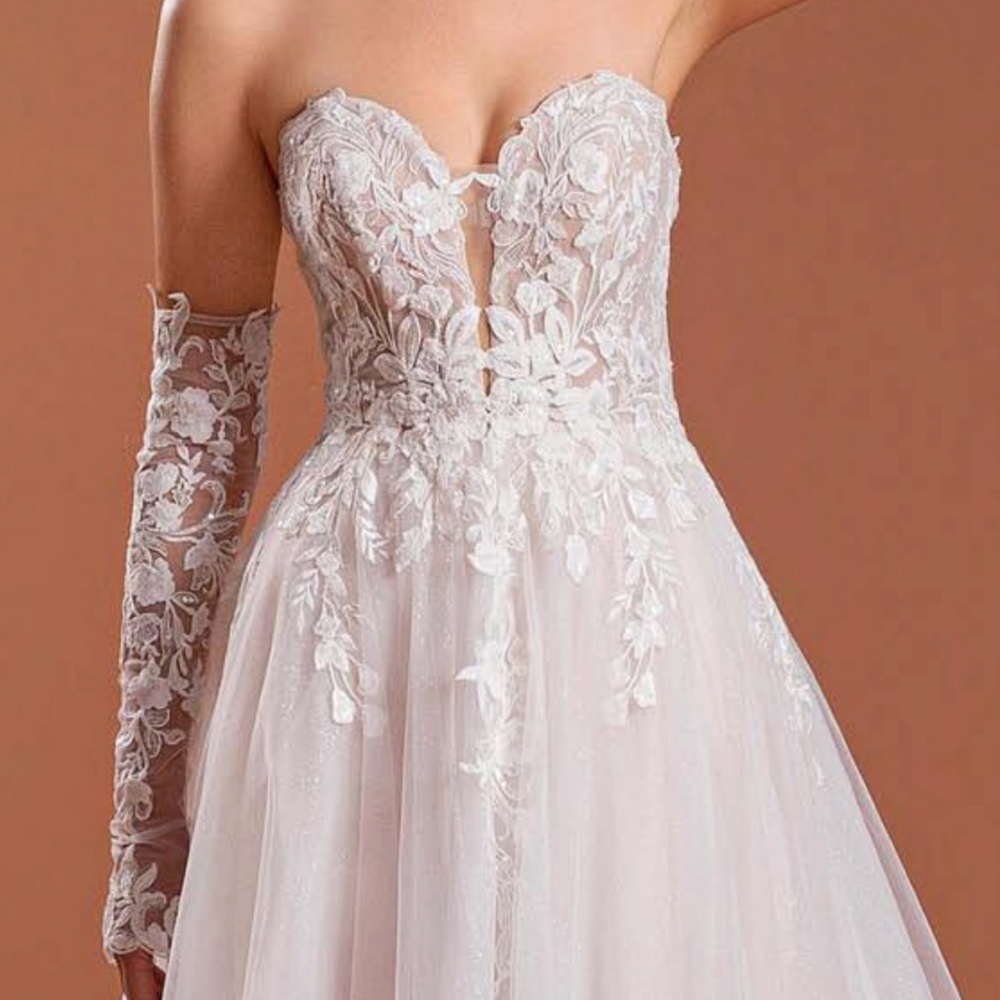 
                      
                        Modern Deep V Tulle Lace A line Bridal Gown with Detached Sleeves
                      
                    