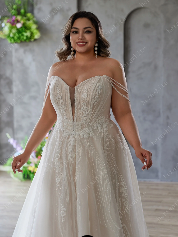 
                      
                        Plus-size Dream: Off-shoulder Tulle Gown with Bead Embroidery
                      
                    