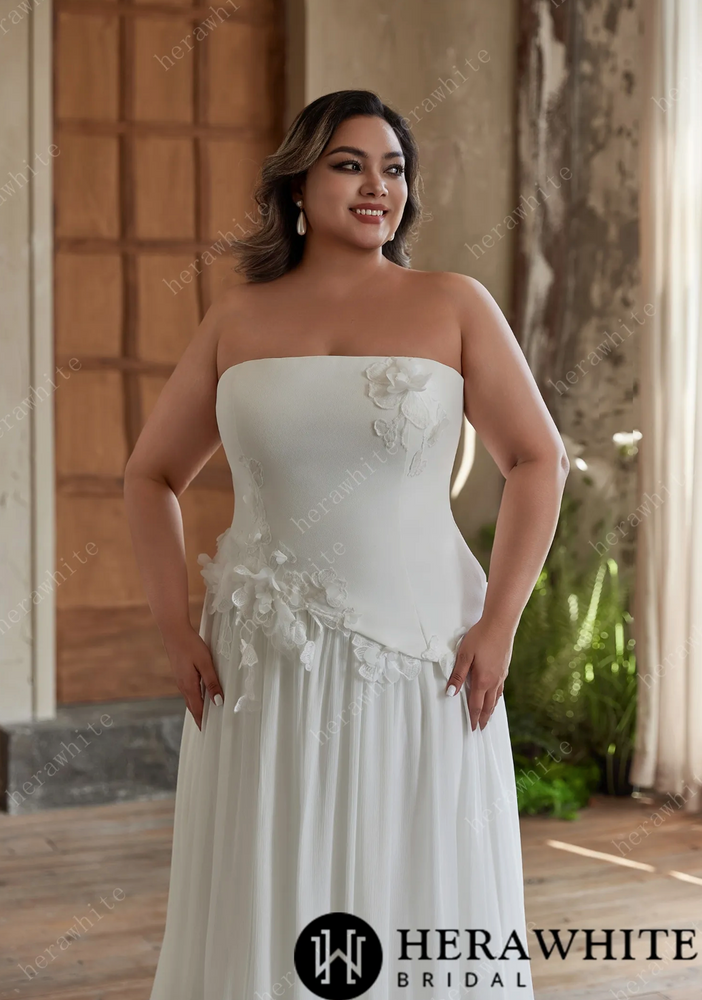 
                      
                        Strapless Chiffon Wedding Dress with 3D Floral Accents for Plus Sizes
                      
                    
