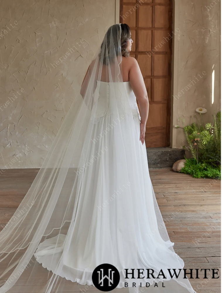 
                      
                        Strapless Chiffon Wedding Dress with 3D Floral Accents for Plus Sizes
                      
                    
