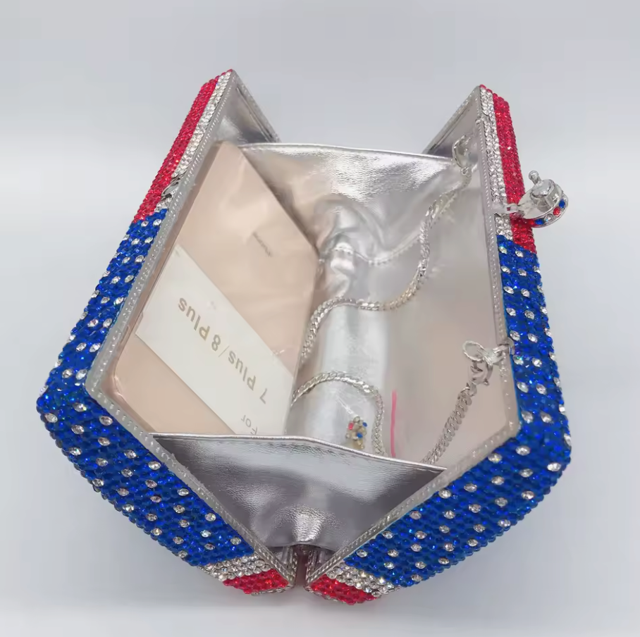 
                      
                        Bolso de noche tipo clutch con cristales y bandera nacional estadounidense de estilo boutique 
                      
                    