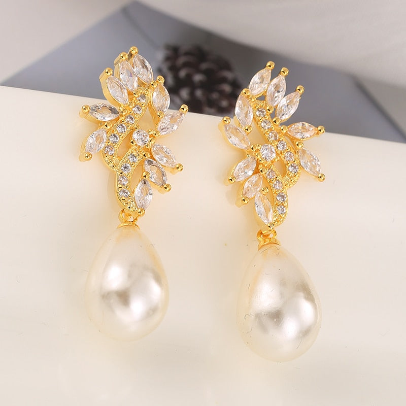 
                      
                        Fashion Imitation Pearl Drop Cubic Zirconia Wedding Earrings
                      
                    