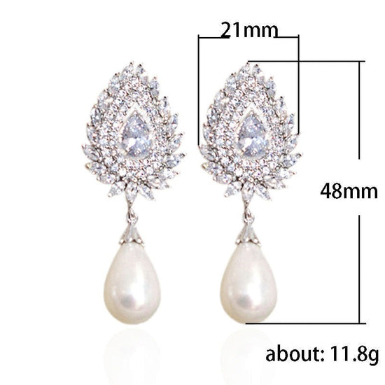 Load image into Gallery viewer, Vintage White Imitation Pearls Dangle Earrings for Women
