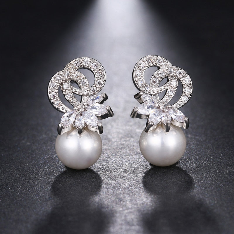 
                      
                        Fashion Imitation Pearl Drop Cubic Zirconia Wedding Earrings
                      
                    