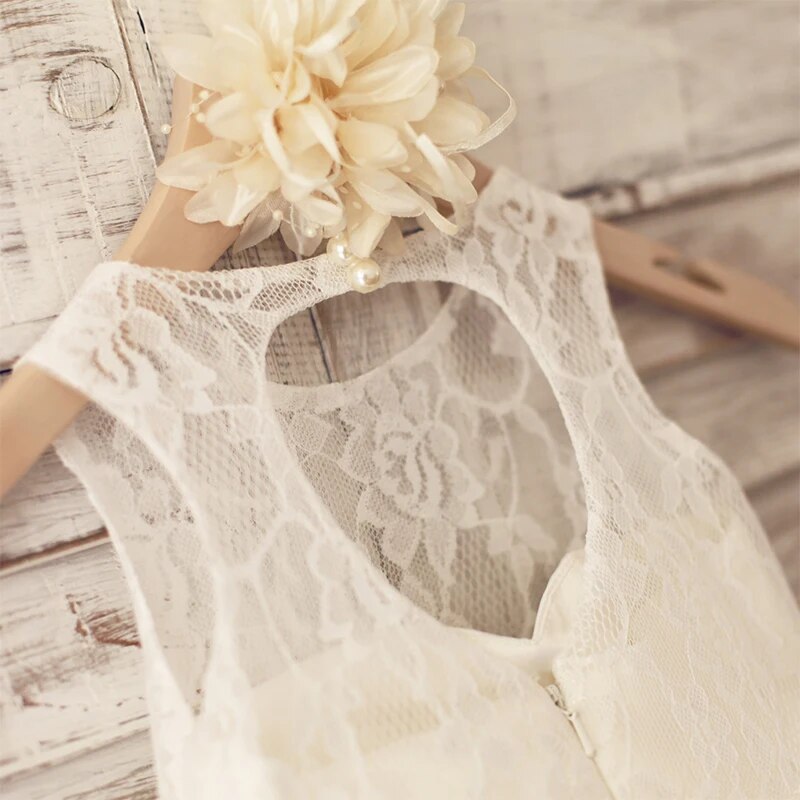 
                      
                        Elegant Flower Girl Dress Organza Ball Gown Lace O-Neck Party Dress
                      
                    