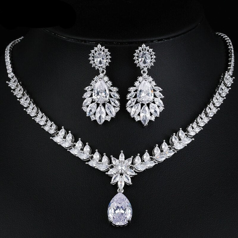 
                      
                        Luxury Silver Color Water Drop Cubic Zirconia Wedding Jewelry Sets
                      
                    