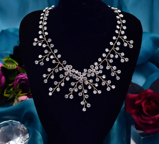 Load image into Gallery viewer, Elegant Crystal Clavicle Bead Chain Choker Bridal Jewelry Necklace
