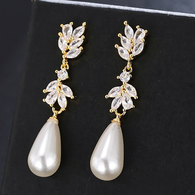 
                      
                        Fashion Imitation Pearl Drop Cubic Zirconia Wedding Earrings
                      
                    