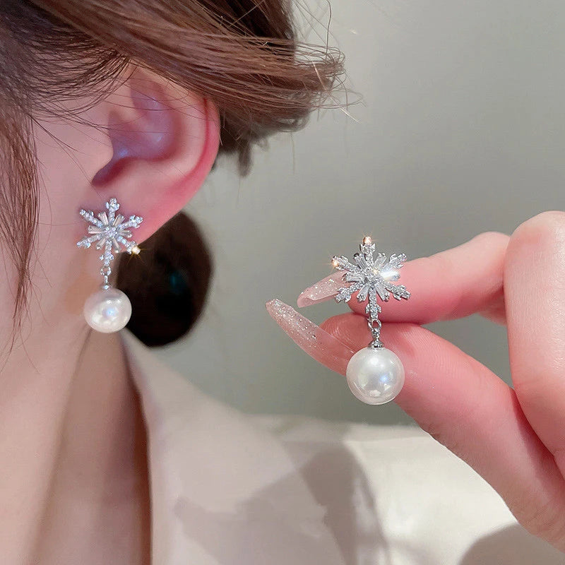 
                      
                        Snowflake Shaped Dangle Earrings with Imitation Pearl for Women Fashion Jewelry
                      
                    