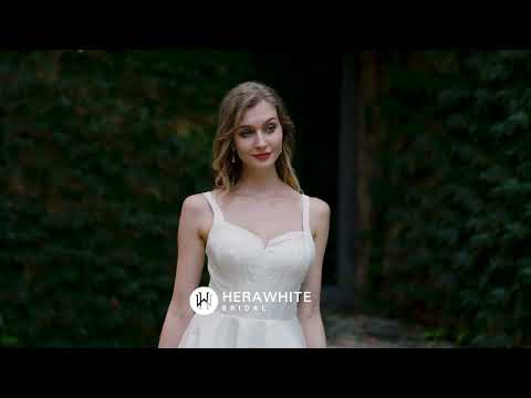 Load and play video in Gallery viewer, Minimalist Chic Modern Ballgown Wedding Dress With Shoulder Straps

