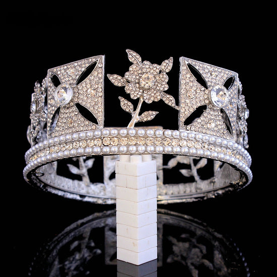 Load image into Gallery viewer, Luxury Crown Queen Elizabeth White Style Baroque Royal Crown
