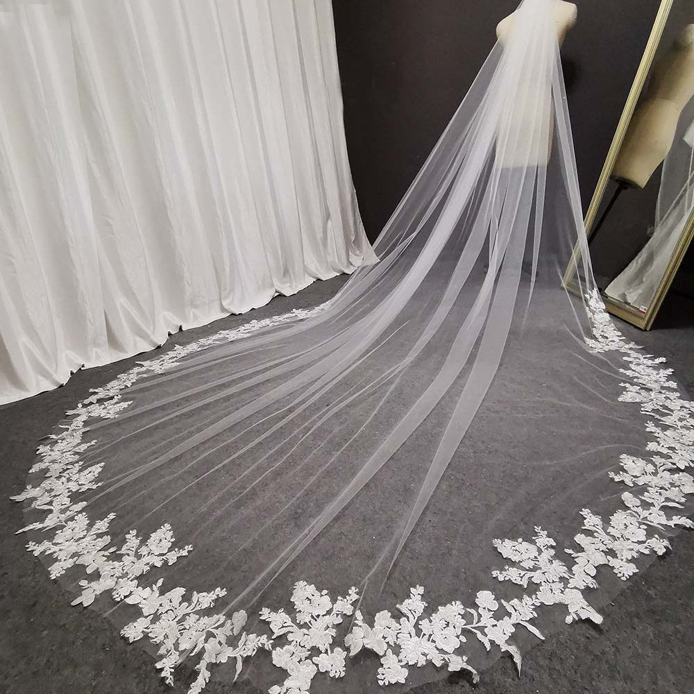 
                      
                        Long Lace Wedding Veil 3 Meters Long Cathedral Bridal Veil with Hair Comb
                      
                    