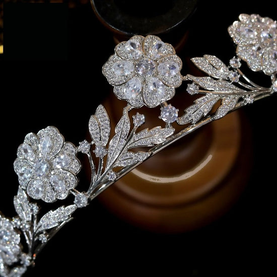 Load image into Gallery viewer, European Gorgeous Flower Zircon Royal Princess Tiaras Bridal Crown
