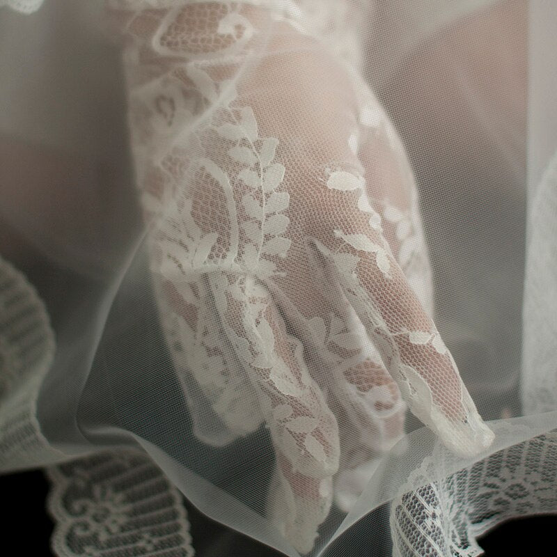 Load image into Gallery viewer, Opera Length Full Finger Lace Bridal Gloves Wedding Accessories
