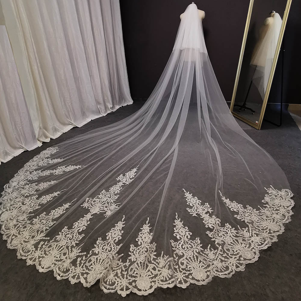  Latious 1 Tier Bride Wedding Veil White Long Cathedral Bridal  Tulle Veils with Comb Simple Drop Veils for Women and Brides (1-White) :  Clothing, Shoes & Jewelry