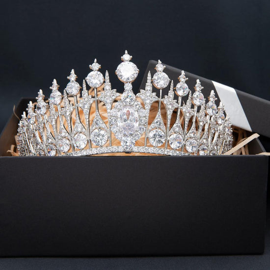 Load image into Gallery viewer, Cubic Zirconia Crystal Dutch Queen Replica Tiara for Weddings

