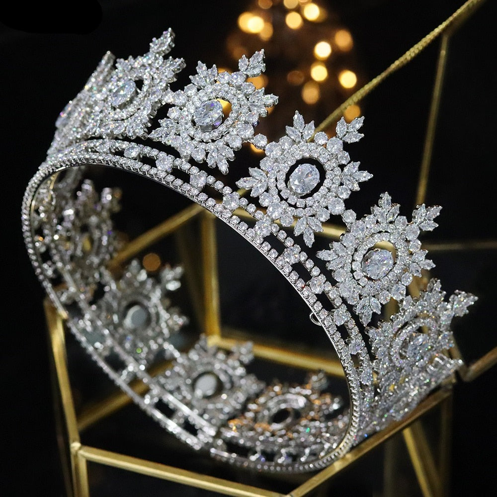 
                      
                        Luxury Zircon Wedding Birthday Full Round Crown Bridal Princess Pageant Headpiece
                      
                    