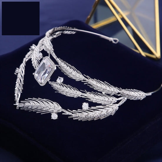 Load image into Gallery viewer, Vintage Crystal Wedding 4A Zircon Tiara Crown
