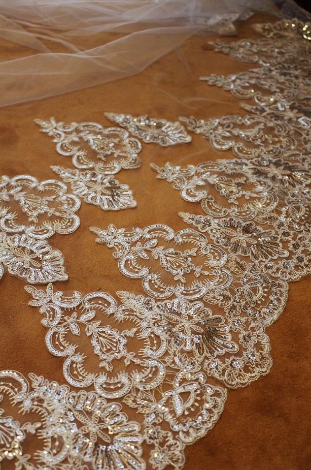 2 Tier Veil for Bride, Ivory Lace Bridal Veil for Wedding (34 Inches) –  Sparkle and Bash