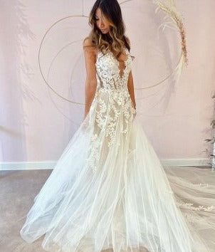 A-Line Backless Wedding Dress  Lace Applique Beaded Off White Tulle Gown