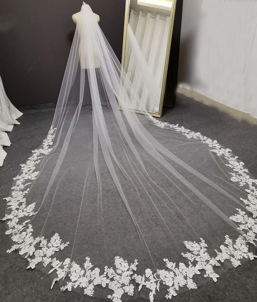 Luxury Appliqued Cathedral Length Bridal Veils 3m Long Vestido De Noiva  Longo Wedding Veil Ivory White Champagne Veil With Comb From Faiokaver,  $51.3