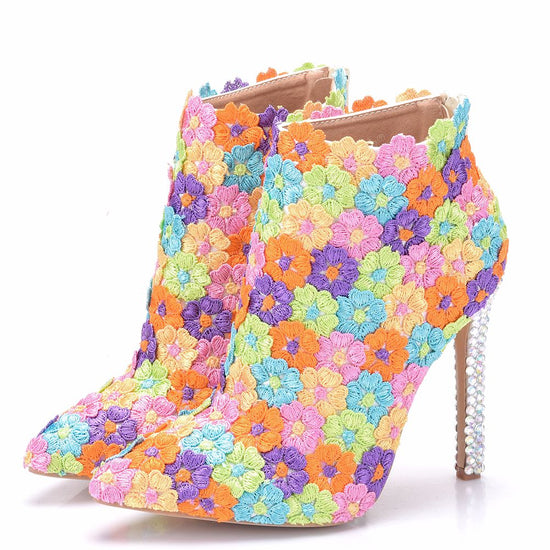 Crystal Queen Sexy Fashion White Lace Party Boots