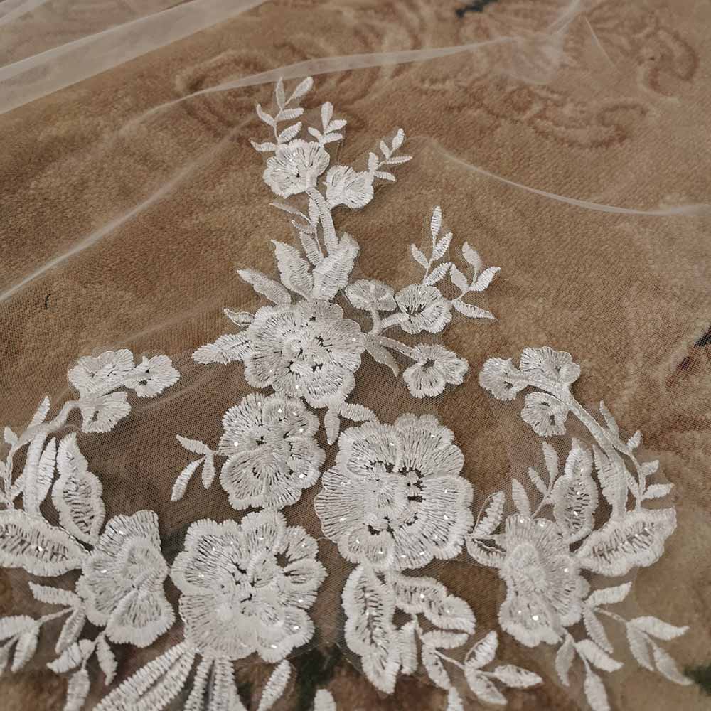 
                      
                        Vintage Sequined Lace Wedding Veil 3.5M Long Special Cut Royal Bridal Veil with Hair Comb
                      
                    