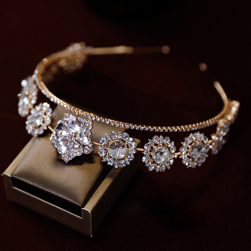 
                      
                        Stunning Crystal Bridal Tiara Headpiece Wedding Crown Hair Accessory
                      
                    
