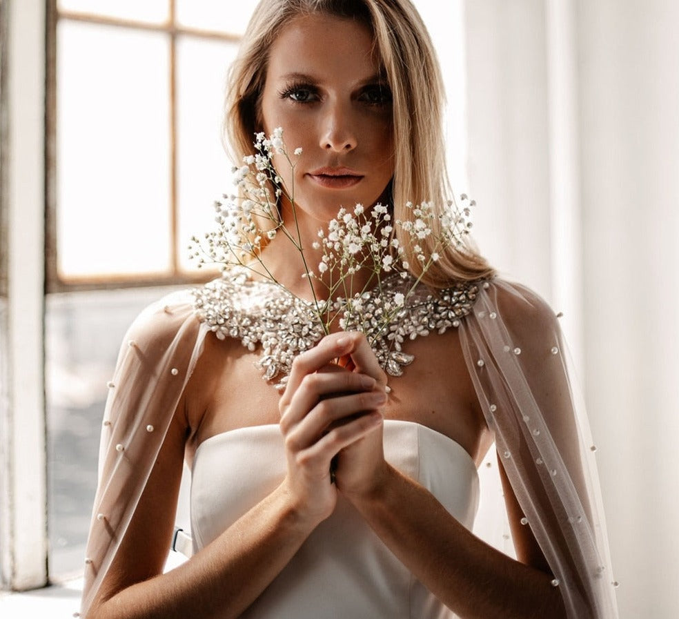 
                      
                        Pearl Beaded Wedding Shawl Cape Veil Bridal Wedding Cloak
                      
                    