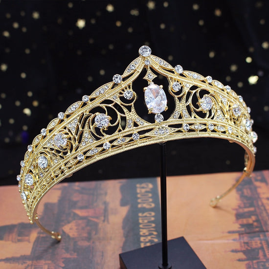 Load image into Gallery viewer, Luxury Cubic  Zircon Wedding Crown Bridal Tiara
