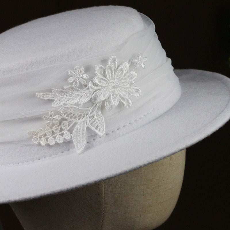 White Yarn Lace Flower Bridal Wedding Hat Ladies Elegant Church Veil H TulleLux Bridal Crowns Accessories