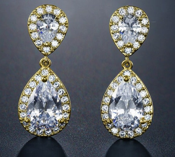 
                      
                        Classic Water Drop Crystal Zirconia Dangle Earrings Bridal Wedding Jewelry
                      
                    