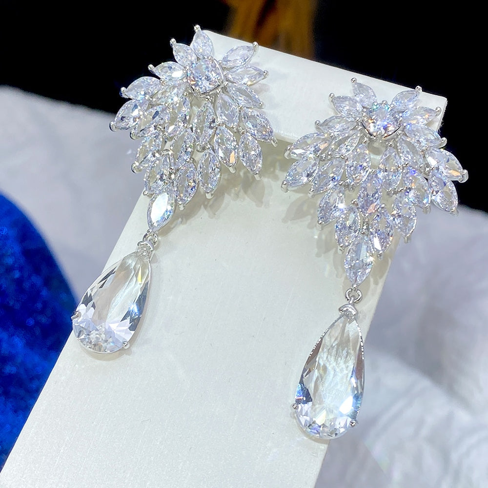 
                      
                        Luxury Cubic Zirconia Long  Water Drop Pendant Wedding Party Earrings
                      
                    