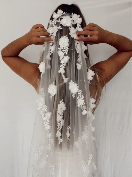 3D Flower Bridal Veil Wedding Cathedral Veil  with Organza Flowers