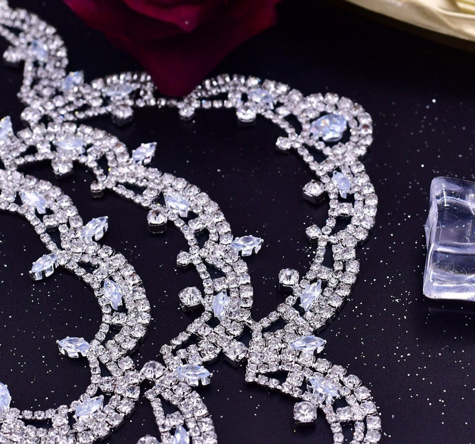 
                      
                        Rhinestone Bridal Headband Big Flower Shape Headdress for Women Hollow Wedding Headpiece
                      
                    