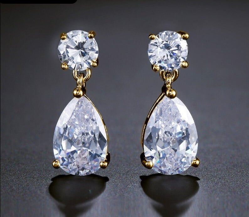 
                      
                        Classic Water Drop Crystal Zirconia Dangle Earrings Bridal Wedding Jewelry
                      
                    