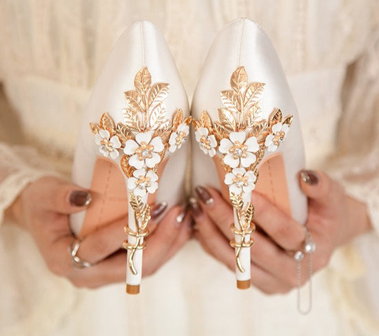 Silk Fashion Stiletto High Heels Elegant Wedding Metal Flowers Pump Shoes