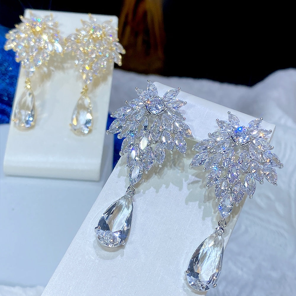 
                      
                        Luxury Cubic Zirconia Long  Water Drop Pendant Wedding Party Earrings
                      
                    