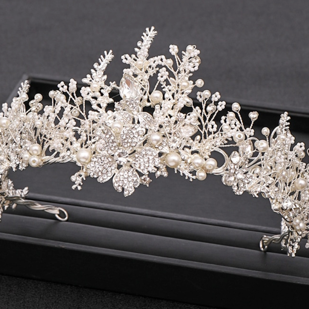 
                      
                        Trendy Handmade  Baroque Rhinestone Pearl Crystal Wedding Bridal Crown Hair Accessory - TulleLux Bridal Crowns &  Accessories 
                      
                    