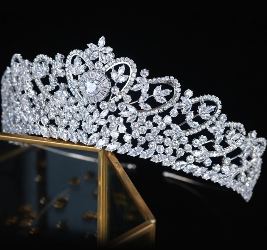 
                      
                        Wedding Bridal Tiaras Full Cubic Zirconia  Crowns Heart Shape - TulleLux Bridal Crowns &  Accessories 
                      
                    