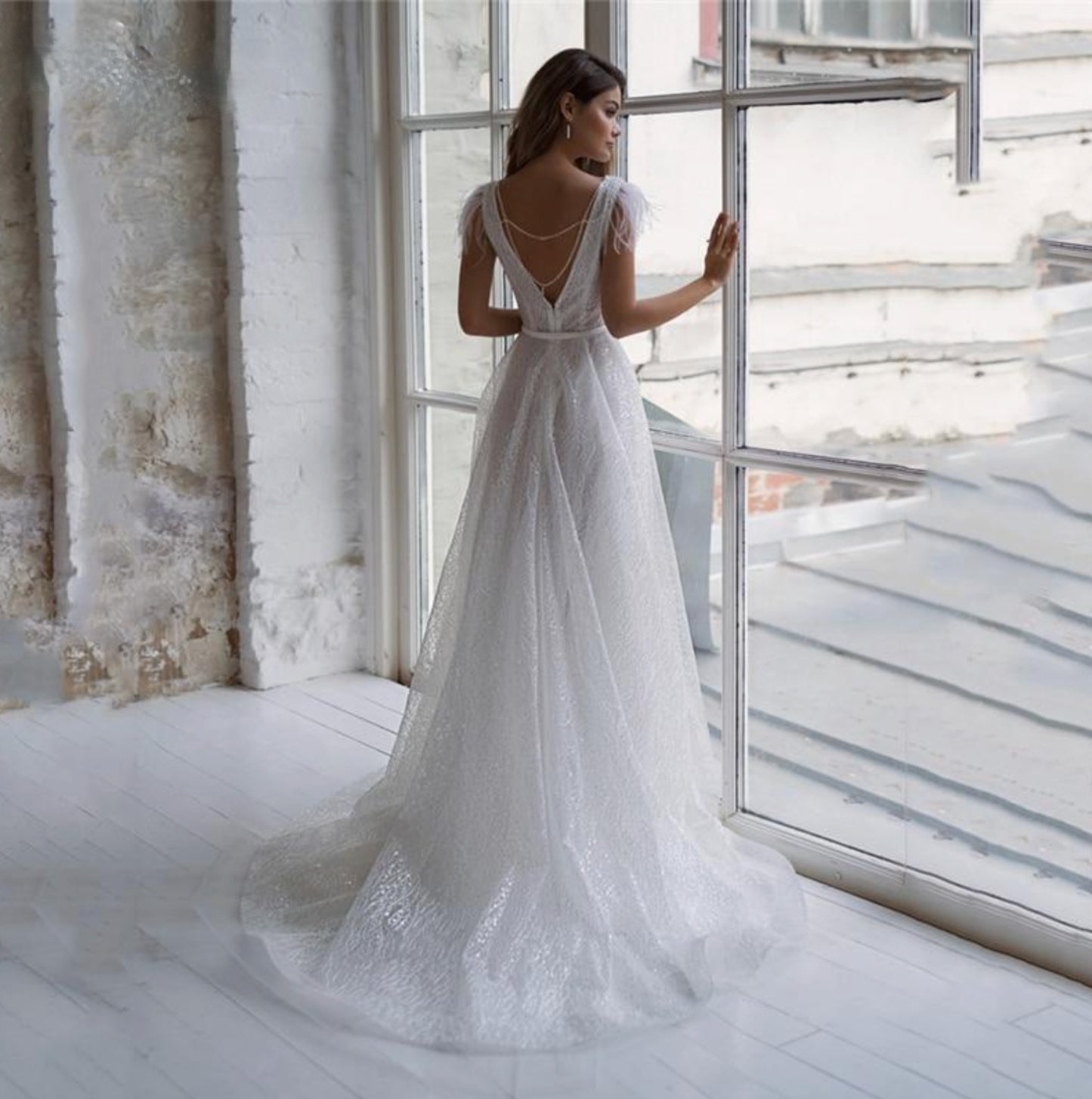 Feather & Lace A-Line Bridal Gown Bride Dress Vestido De Noiva - TulleLux Bridal Crowns &  Accessories 